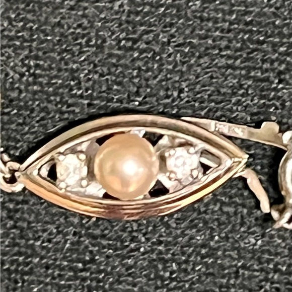 Sterling Silver Decorative Clasp White Pearl Necklace Classic Trending VTG Gift - Picture 6 of 9